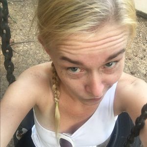 Meet your Posher, Candice